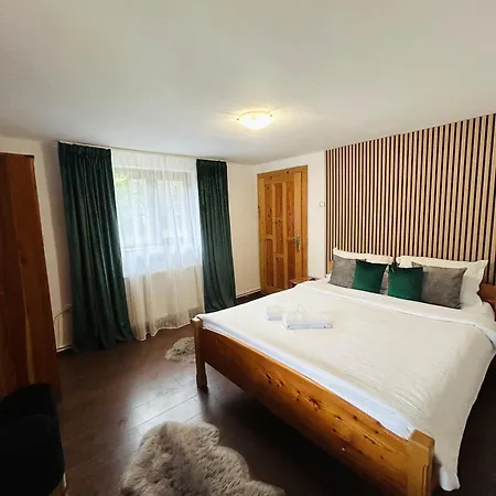 Lodge Casa Ursu *