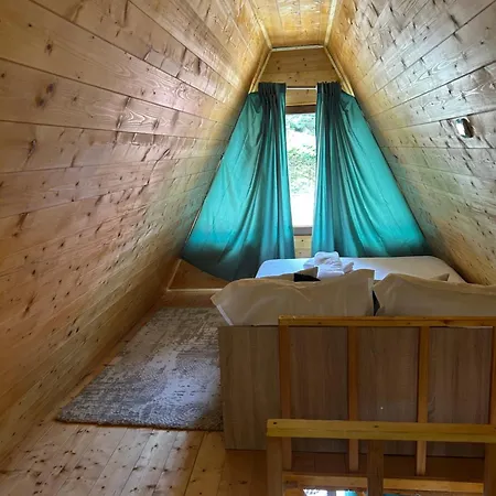 Casa Ursu Lodge *
